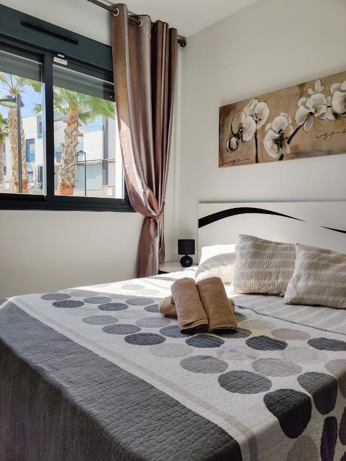 Oasis Beach Apartments อาลิกันเต ภายนอก รูปภาพ