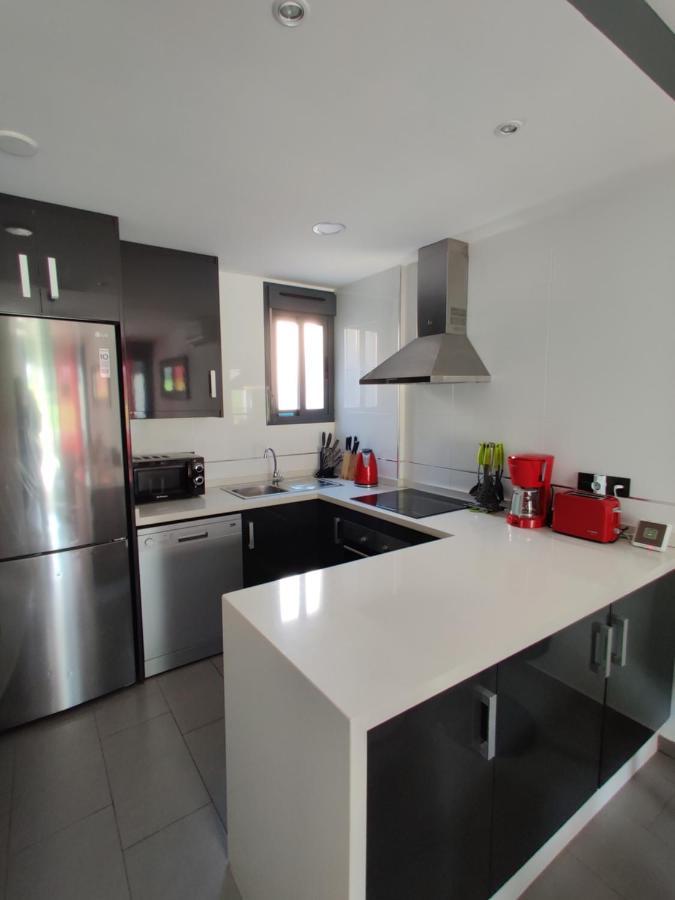 Oasis Beach Apartments อาลิกันเต ภายนอก รูปภาพ