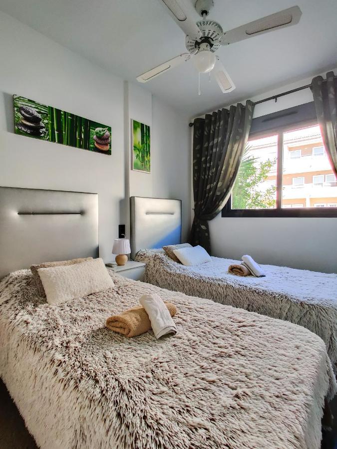 Oasis Beach Apartments อาลิกันเต ภายนอก รูปภาพ