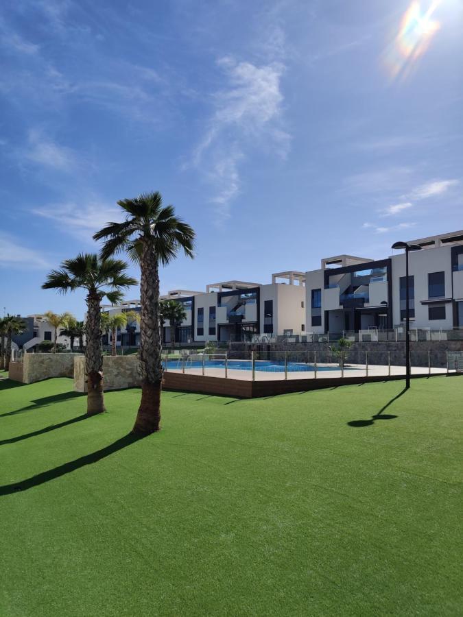 Oasis Beach Apartments อาลิกันเต ภายนอก รูปภาพ