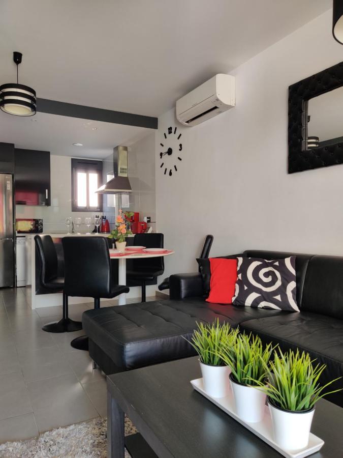 Oasis Beach Apartments อาลิกันเต ภายนอก รูปภาพ
