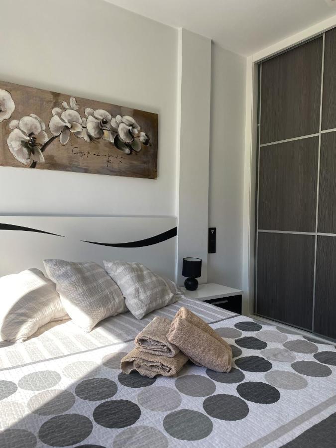 Oasis Beach Apartments อาลิกันเต ภายนอก รูปภาพ