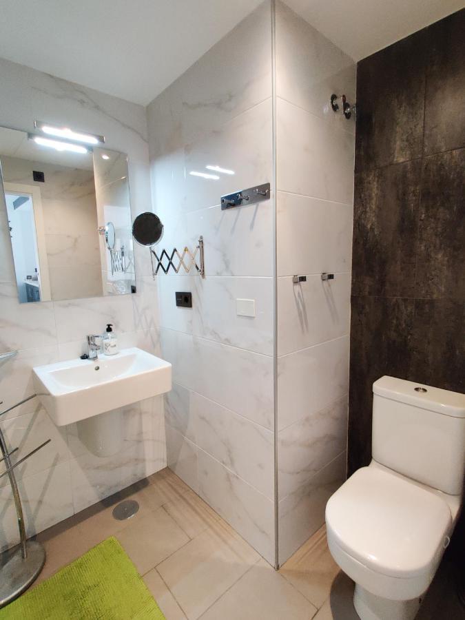 Oasis Beach Apartments อาลิกันเต ภายนอก รูปภาพ